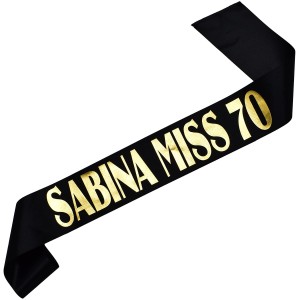 Miss 70 + imię -  czarna szarfa ze złotym nadrukiem