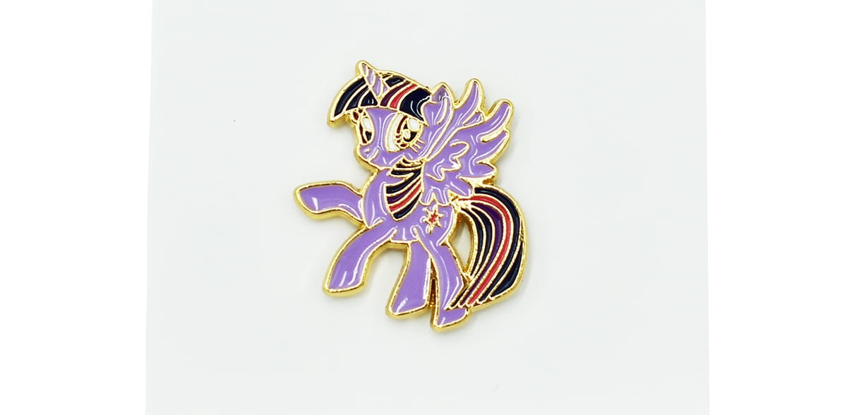 Kucyk fioletowy - Zabawna Przypinka Pin