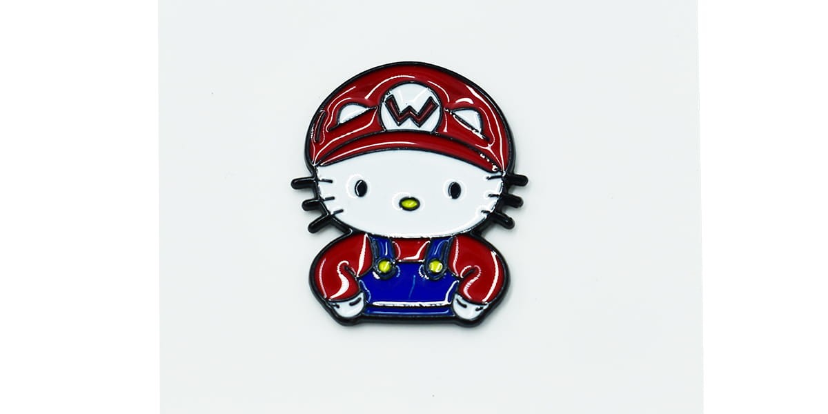 Kotek w stroju Mario - Zabawna Przypinka Pin