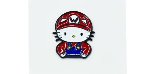 Kotek w stroju Mario - Zabawna Przypinka Pin
