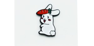 Króliczek z marchewką - Zabawna Przypinka Pin