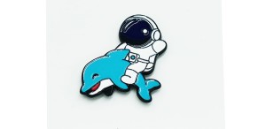 Astronauta na Delfinie - Zabawna Przypinka Pin
