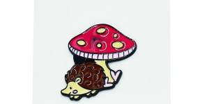 Jeżyk pod Muchomorkiem - Zabawna Przypinka Pin