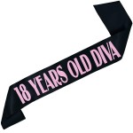 18 Years Old Diva - czarna szarfa z jasnoróżowym nadrukiem 