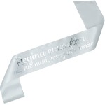 Emerytka - nic nie musi, wszystko może + dowolne imię - biała szarfa ze srebrnym nadrukiem