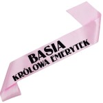 Królowa emerytek + imię - jasnoróżowa szarfa z czarnym nadrukiem